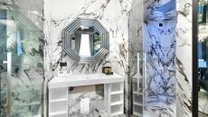 Deluxe Extreme Bathroom at The Plein Hotel