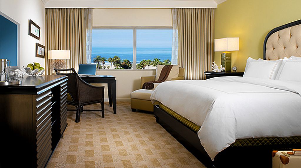 Huntley Santa Monica Beach Greater Los Angeles California See Enlarged Preview For Pr Pnk Premier Ocean View King
